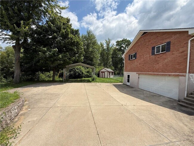Building Photo - 2190 Turnbull Rd