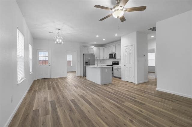 Building Photo - 311 N Helton St