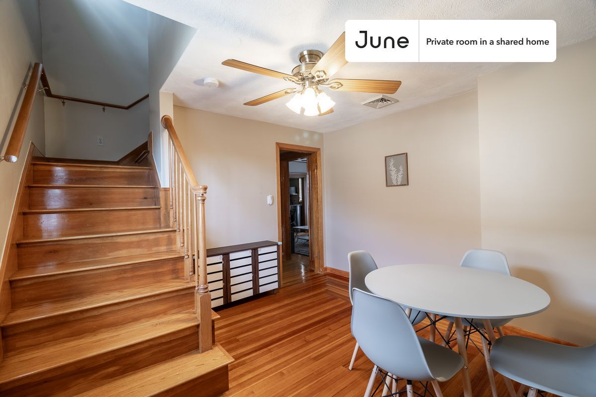 Building Photo - Room in Shared 5 bed/2 bath home in Medford