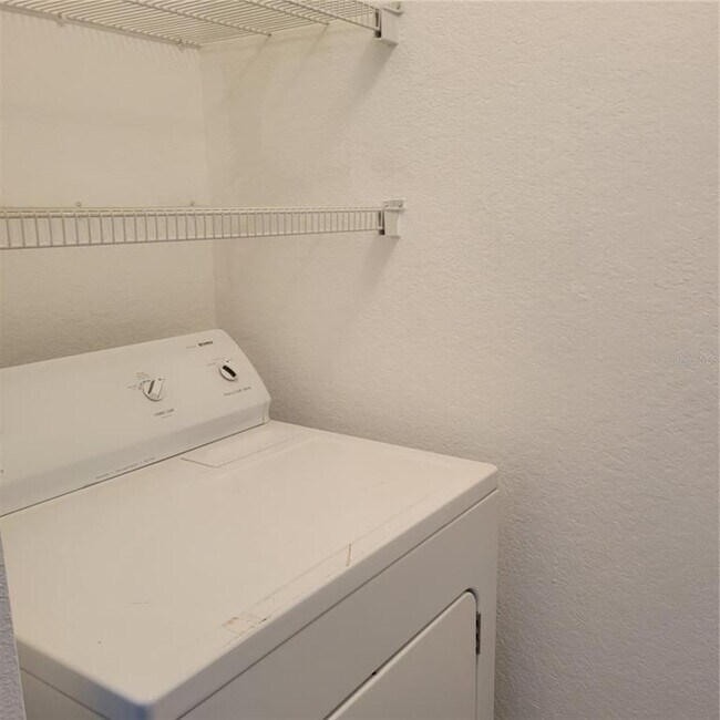 Building Photo - 1064 N Tamiami Trl