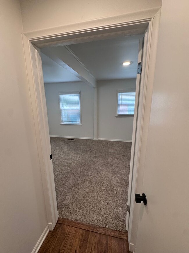 Building Photo - Midtown Charmer 2 Bed 2 Bath! Gorgeous Updates!