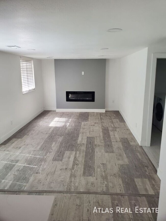 Building Photo - 7872 W 84th Ct