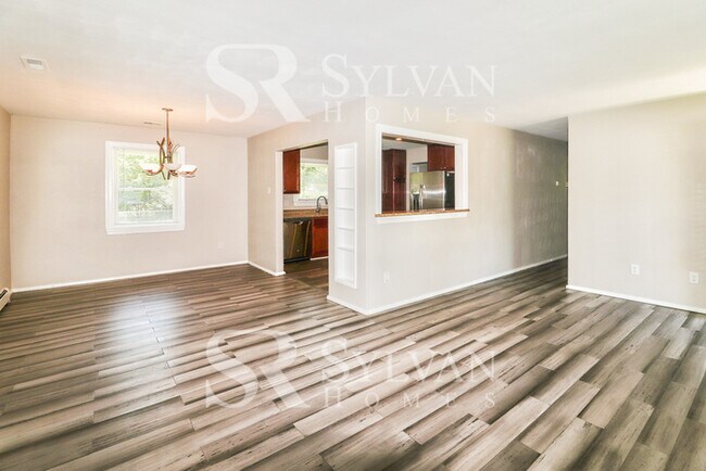 Building Photo - Easy living in this 3 BR, 1 BA Rancher