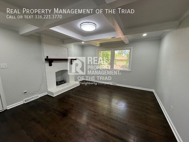 Building Photo - 2206 Dulaire Rd
