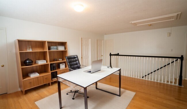 Building Photo - 7110 Favian Ct
