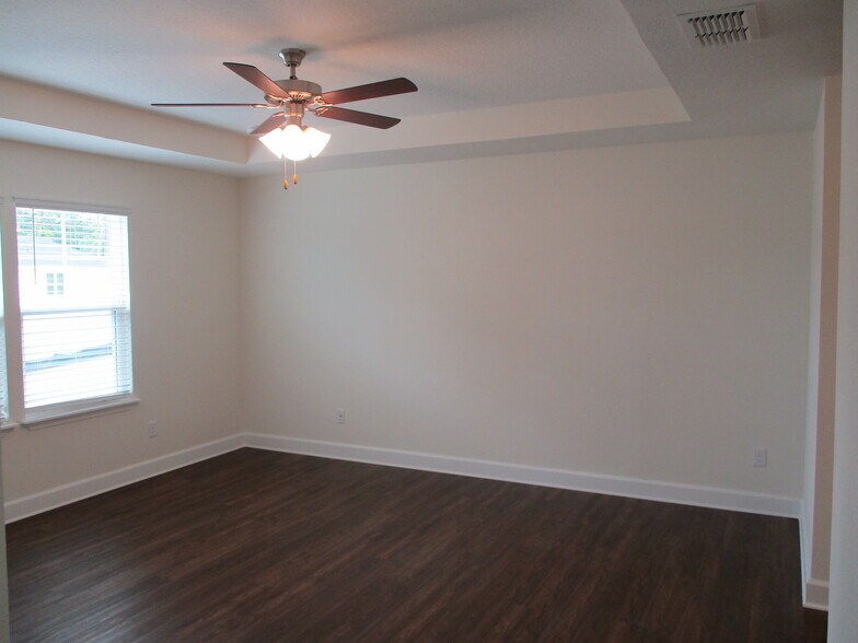 Building Photo - 10302 Watercrest Ct