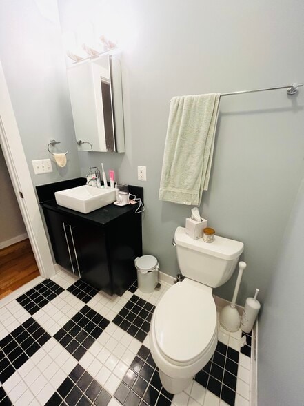 Building Photo - 3577 Warder St NW