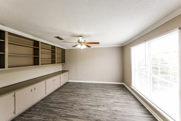 Building Photo - 2737 W Aberdeen Dr
