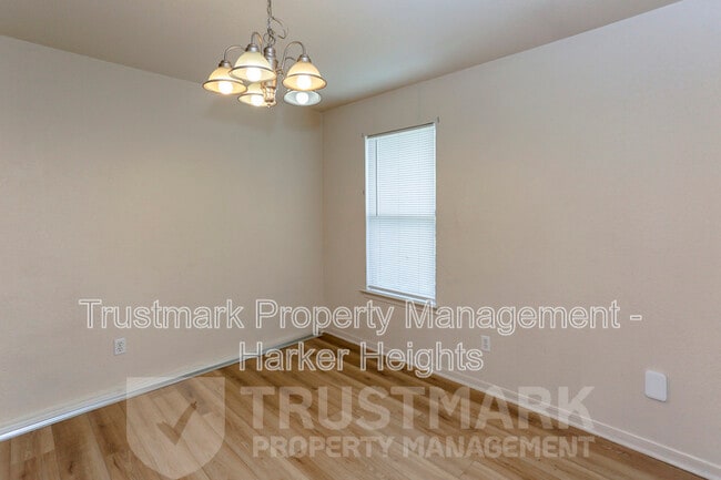 Building Photo - 411 Brittney Way