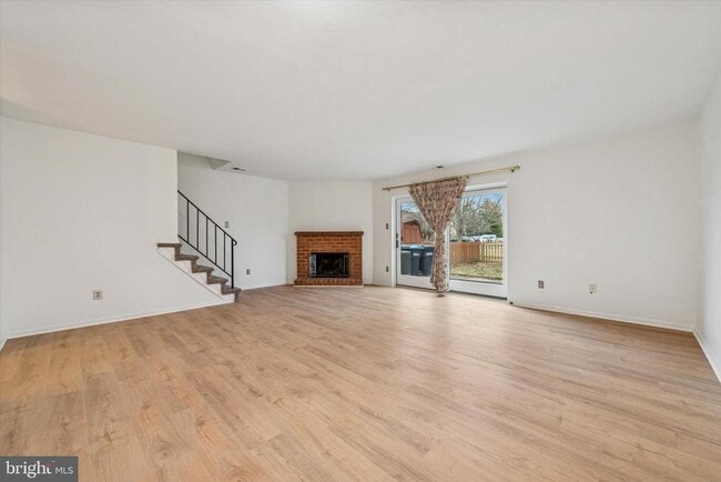 Building Photo - 120 Caernarvon Ct