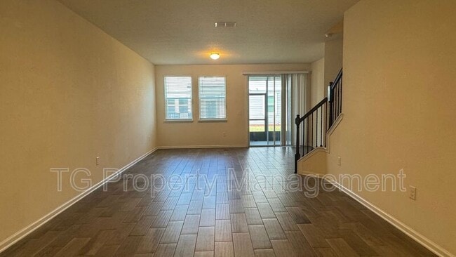 Building Photo - 24 Bush Pl