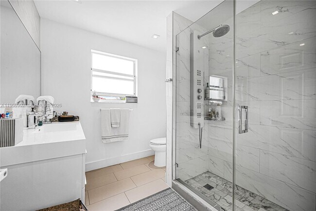 Building Photo - 11304 NW 66th St