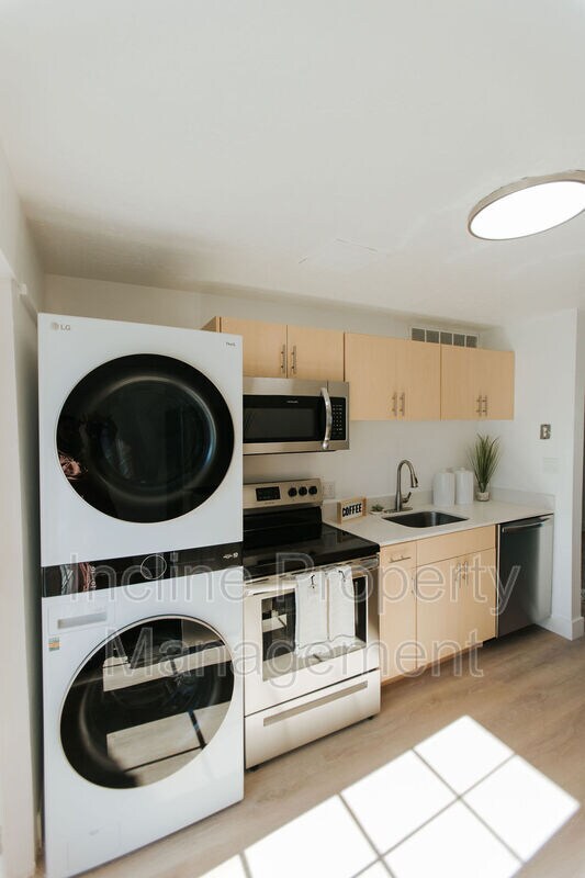 Building Photo - 425 S 600 W