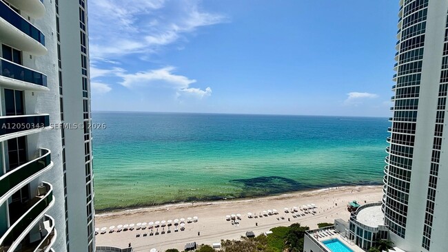 Building Photo - 15901 Collins Ave