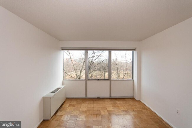 Building Photo - 1301 Delaware Ave SW