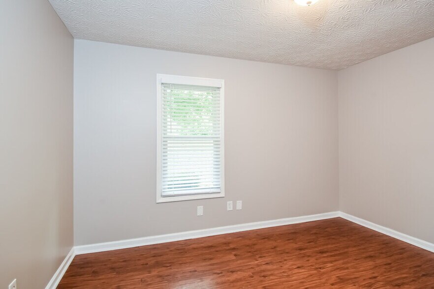 Building Photo - 4371 S Landing Dr