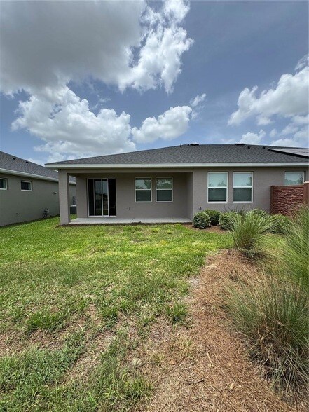 Building Photo - 3339 NW 52nd Ave