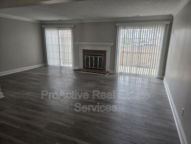 Building Photo - 674 Lord Dunmore Dr