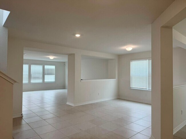 Building Photo - 7919 Mariposa Mnr