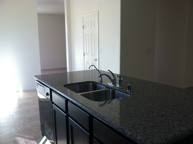 Building Photo - 2741 Sunrise Bluff Dr