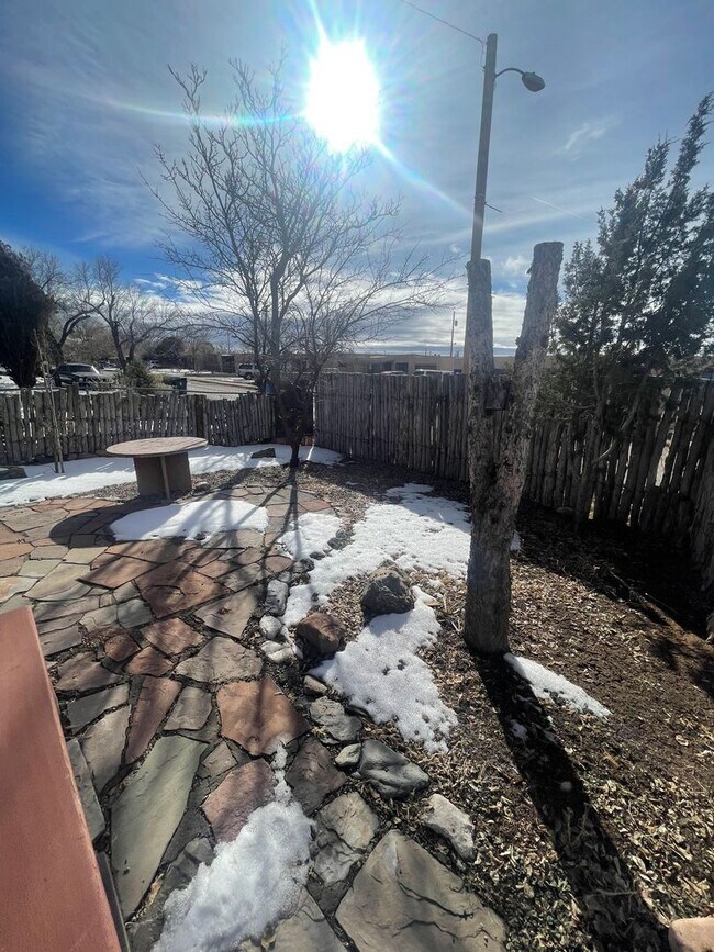 Building Photo - Casa Alegre 2 bedroom, 1 bath on Osage. Ha...
