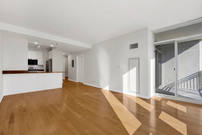 Building Photo - 1250 S Michigan Ave