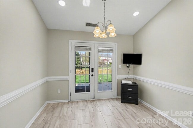 Building Photo - 4962 Bentgrass Run Dr