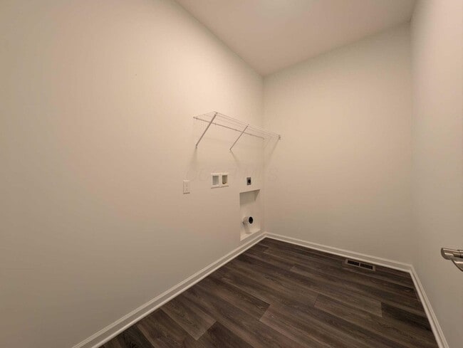 Building Photo - 865 Ping Ln