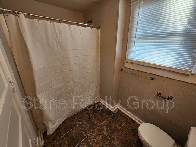 Building Photo - 1028 S 8th St