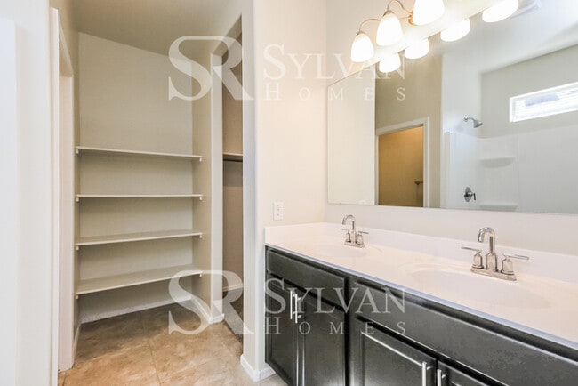 Building Photo - You will love this beautiful home
