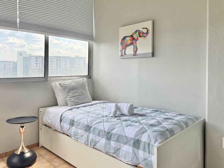 Building Photo - 215 Piedmont Ave NE