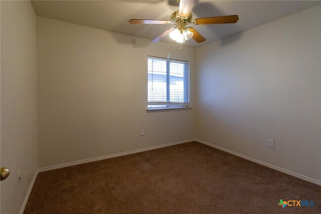Building Photo - 3803 Lyna Ct
