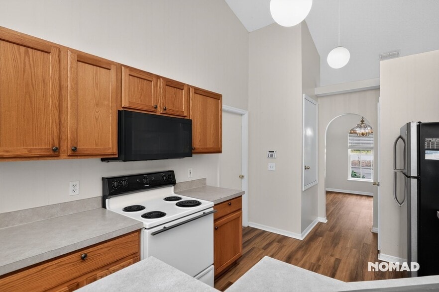 Building Photo - 14169 Spring Hill Dr