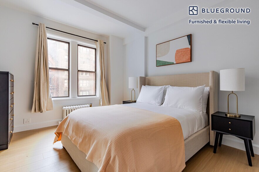 Building Photo - 244 W 72nd St