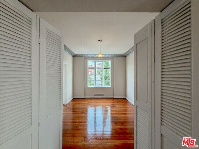 Building Photo - 1314 Hayworth Ave