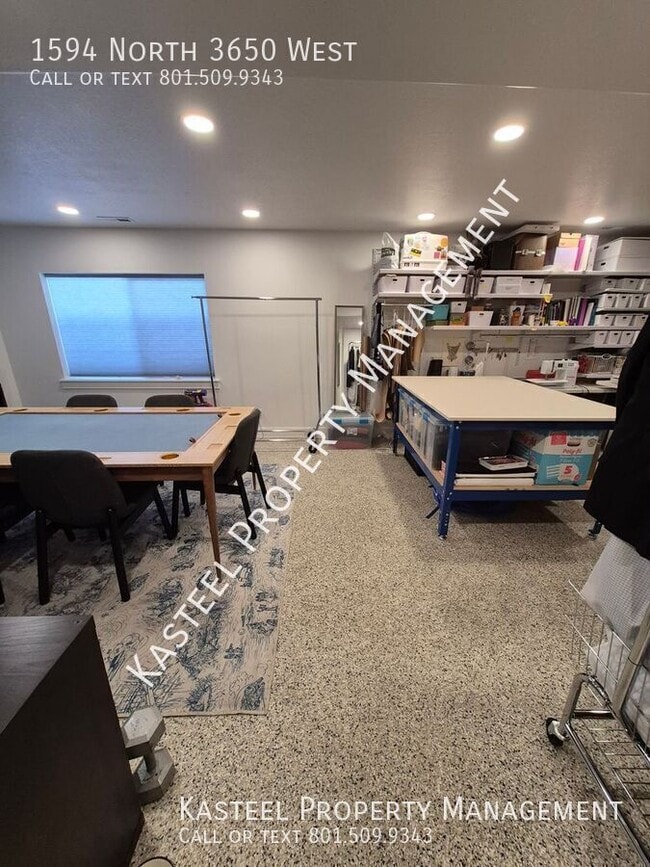 Building Photo - 1594 N 3650 W