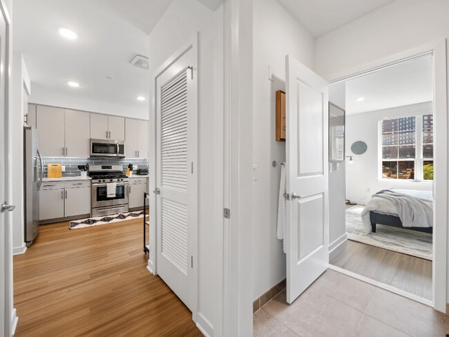 Building Photo - 675 Monmouth St