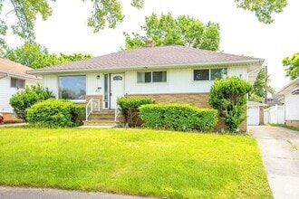 Building Photo - FULLY FURNISHED ACED 3 BED 1.5 BATH SINGLE...