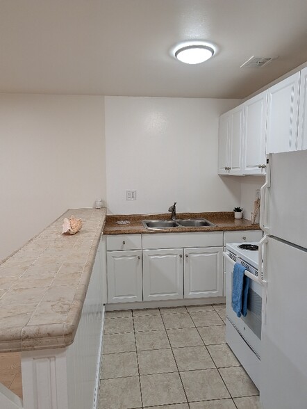 Building Photo - 5611 Fulcher Ave