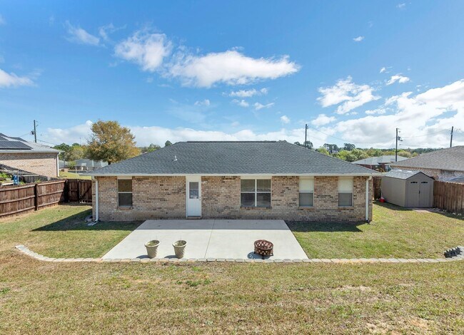 Building Photo - Renovated 3BR/2BA All-Brick Home | South C...