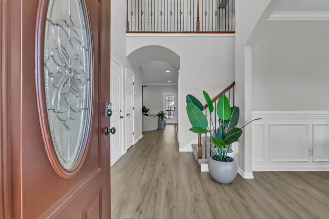 Building Photo - 1467 Raven Rd