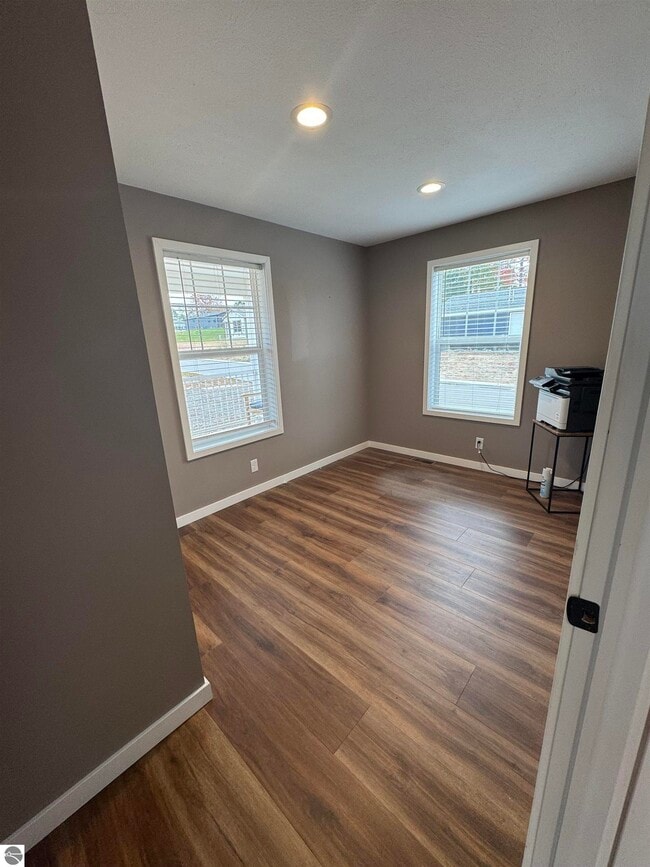 Building Photo - 1399 Horizon Dr