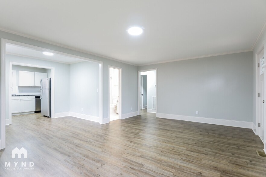 Building Photo - 400 Cherry St