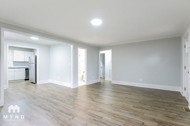 Building Photo - 400 Cherry St