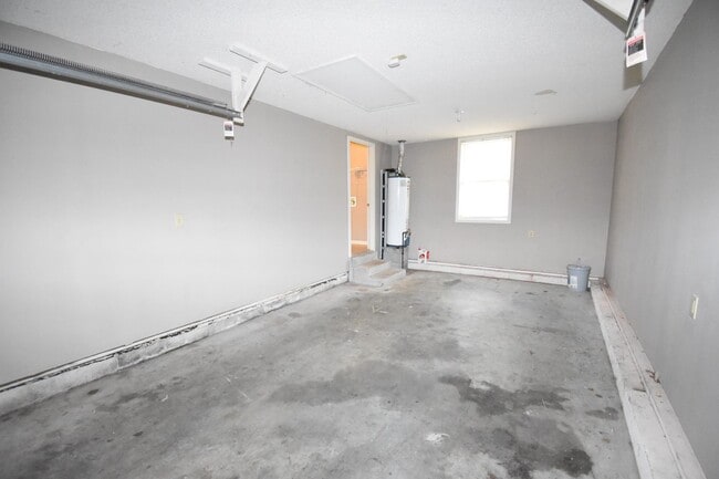 Building Photo - 3 Bedroom 2 Bath Home For Rent!