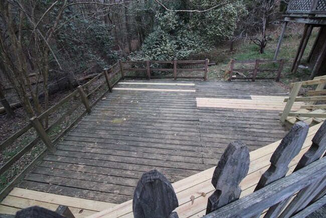 Building Photo - 2378 Valleybrook Rd