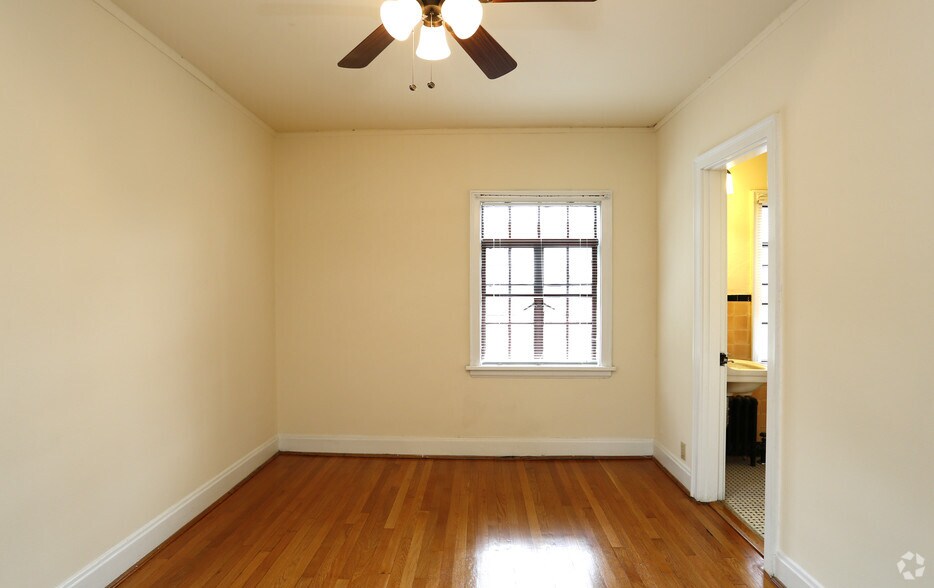 Ravenswood 3407 Erie Ave Cincinnati OH 45208 Apartment Finder