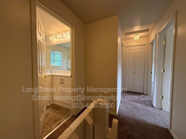 Building Photo - 1634 SW Knollbrook Pl