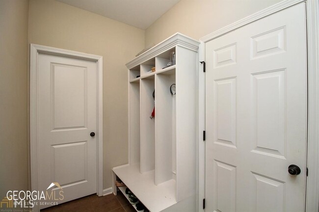 Building Photo - 345 Cliffhaven Cir