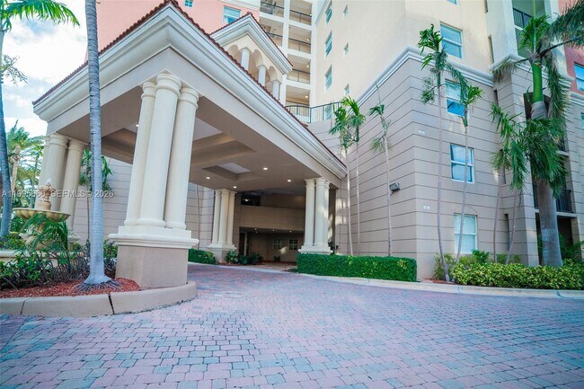 Building Photo - 17100 N Bay Rd